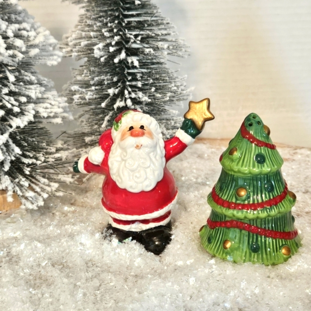 🌺 Fitz and Floyd Christmas Salt and Pepper Shakers New In Box